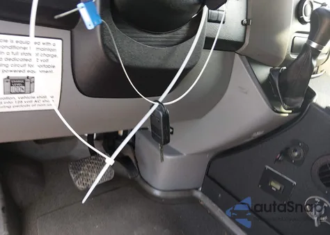 2017 Mercedes-Benz Sprinter 2500 Standard Roof V6 из США, поврежденный, VIN WD3PE7CDXHP564355